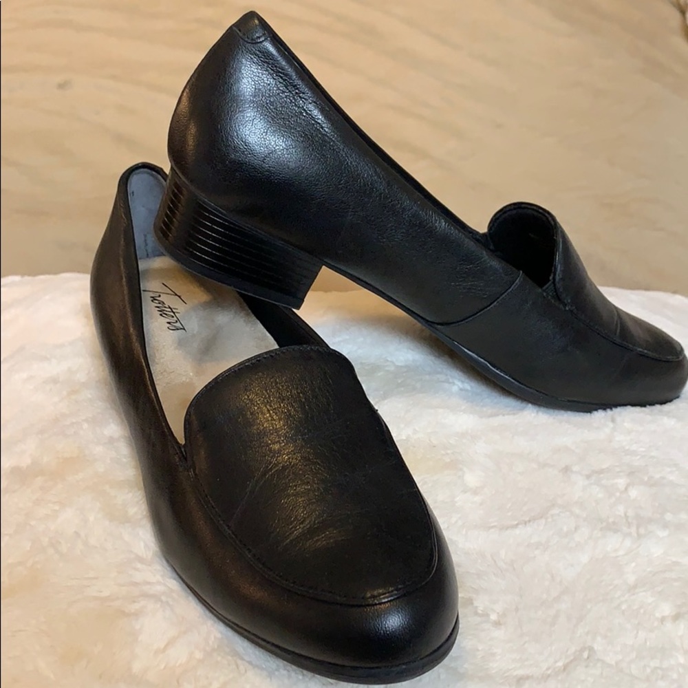 Trotters Shoes